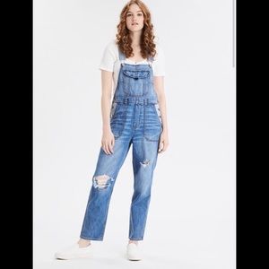NWT American Eagle 90’s boyfriend overalls